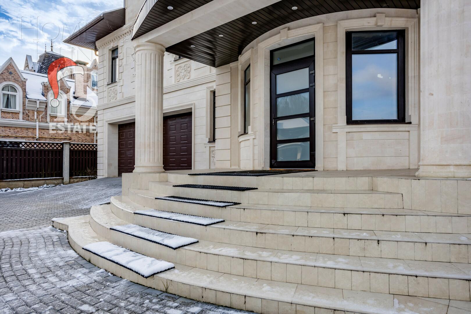 2-этажный коттедж 860 м² без отделки