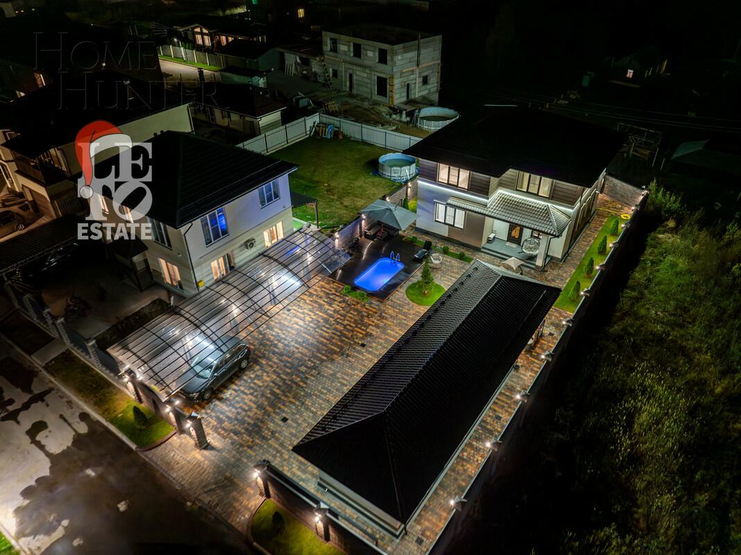 2-этажный коттедж 244 м² с отделкой