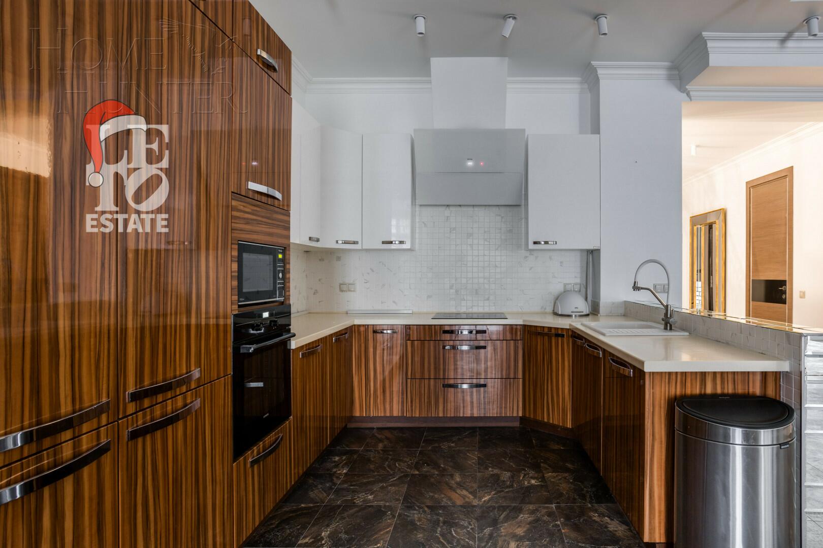 2-этажный таунхаус 440 м² с отделкой