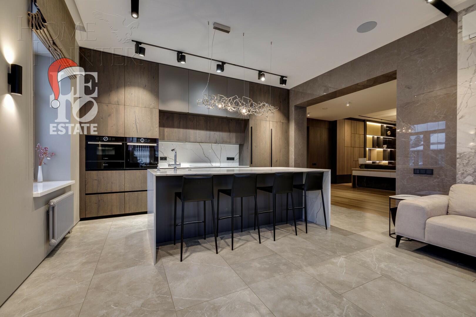 2-этажный коттедж 688 м² с отделкой