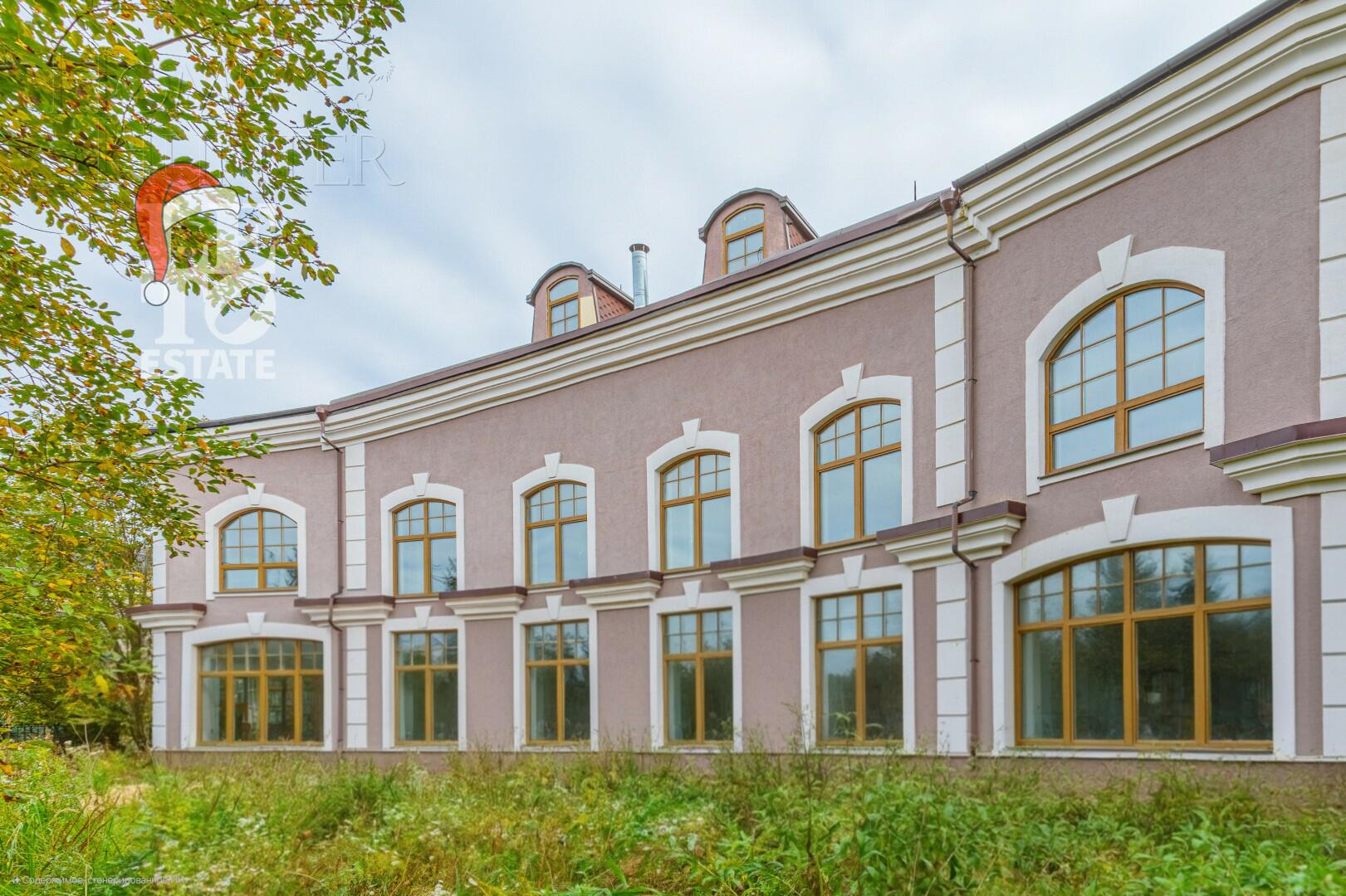 2-этажный коттедж 1 000 м² с отделкой