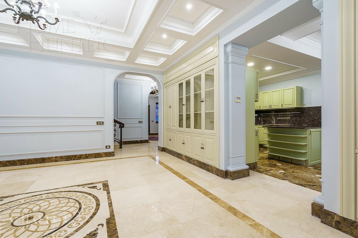 2-этажный таунхаус 322 м² с отделкой