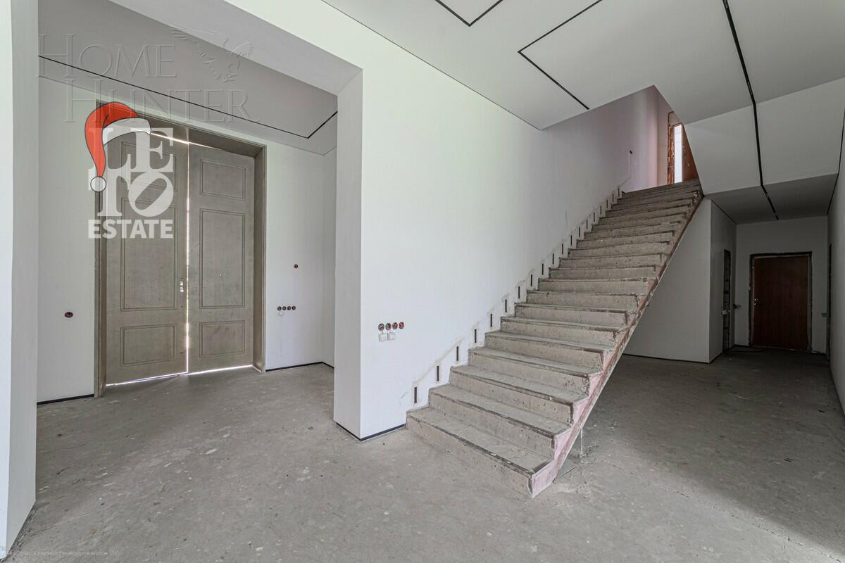 2-этажный коттедж 750 м² без отделки