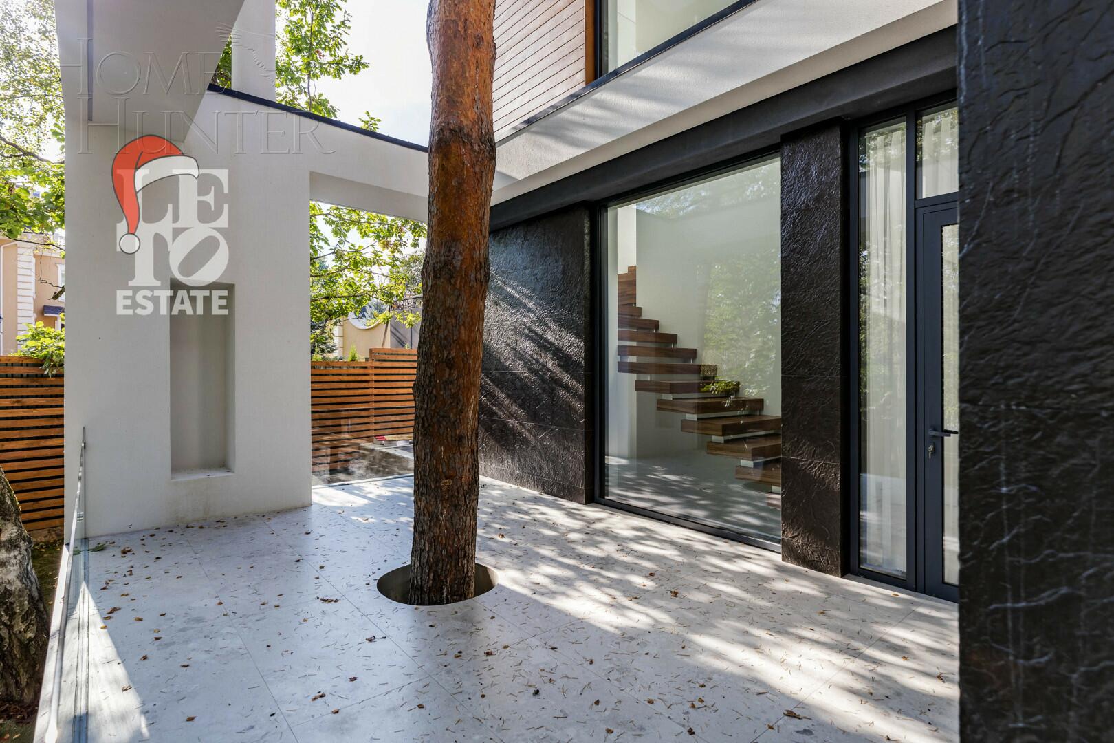 2-этажный коттедж 650 м² с отделкой