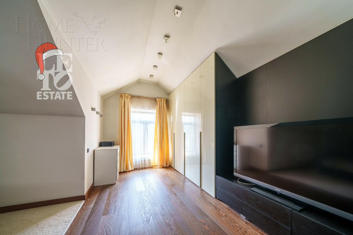 3-этажный коттедж 640 м² с отделкой