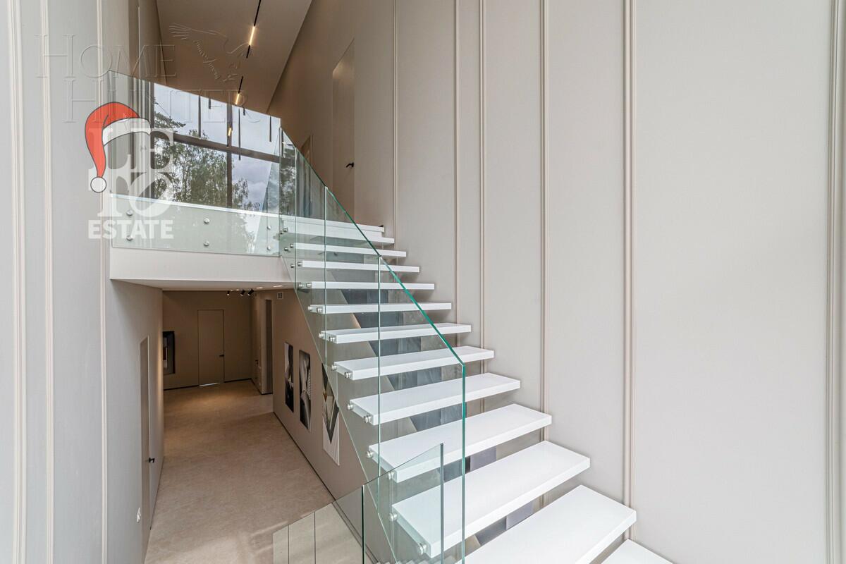 2-этажный коттедж 720 м² с отделкой