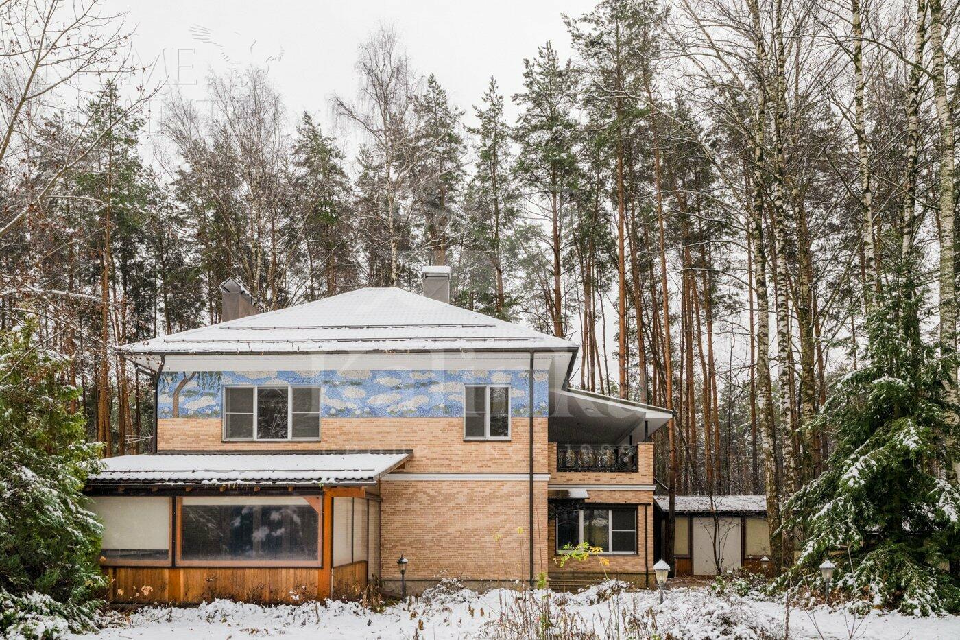 2-этажный коттедж 350 м² с отделкой