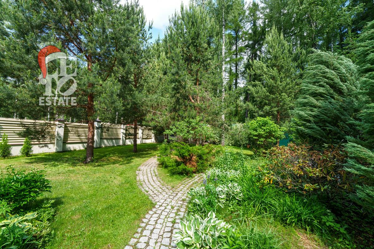 3-этажный коттедж 640 м² с отделкой