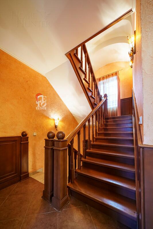 2-этажный коттедж 350 м² с отделкой