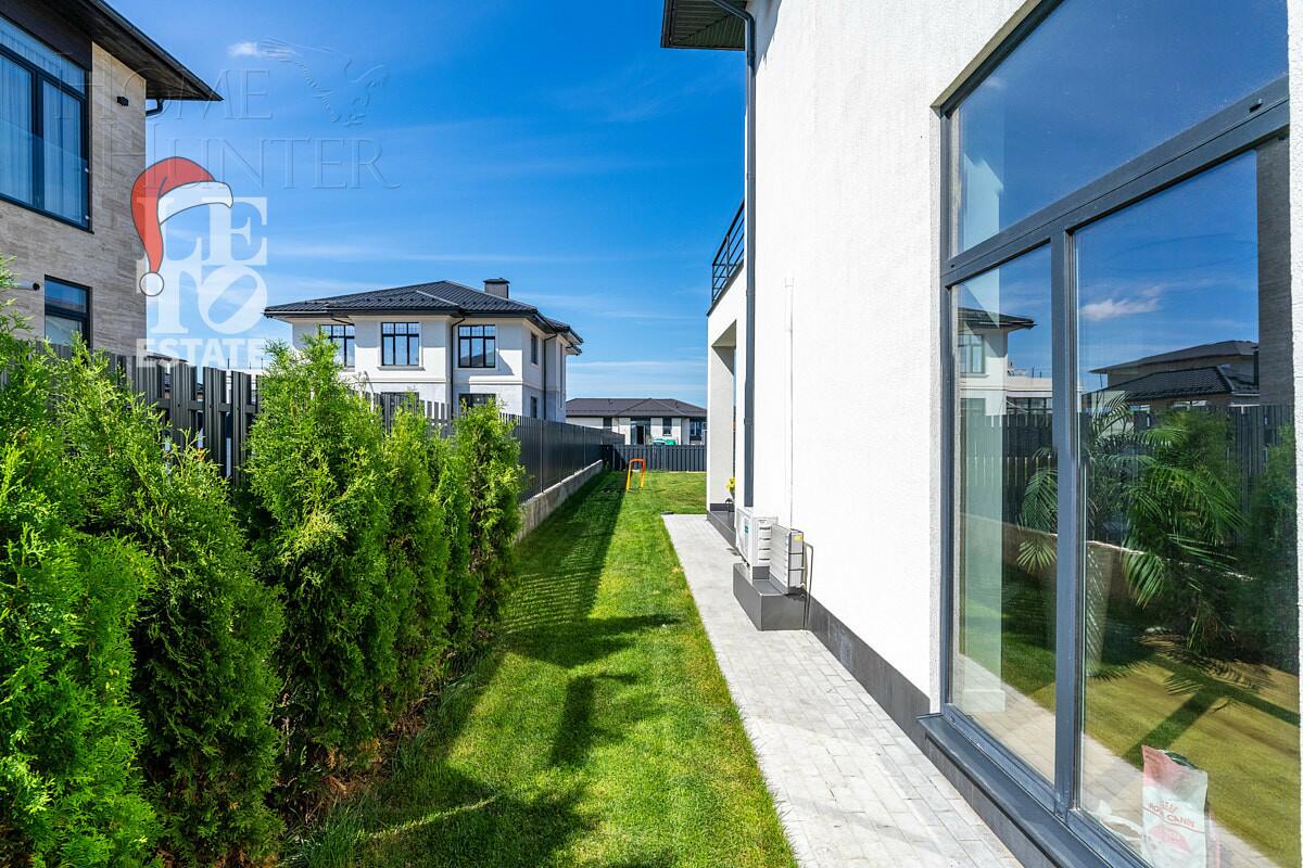 2-этажный коттедж 260 м² с отделкой