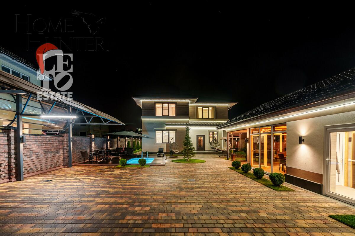 2-этажный коттедж 244 м² с отделкой