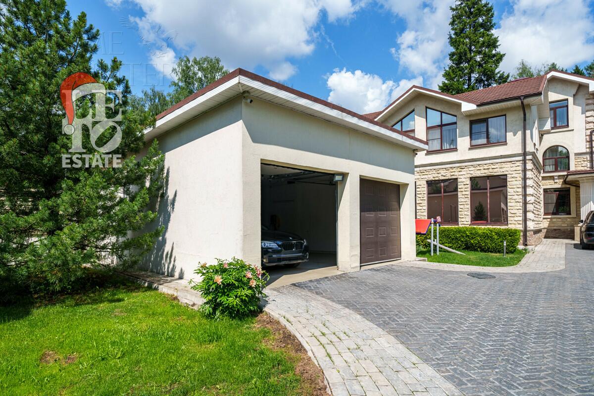 3-этажный коттедж 640 м² с отделкой