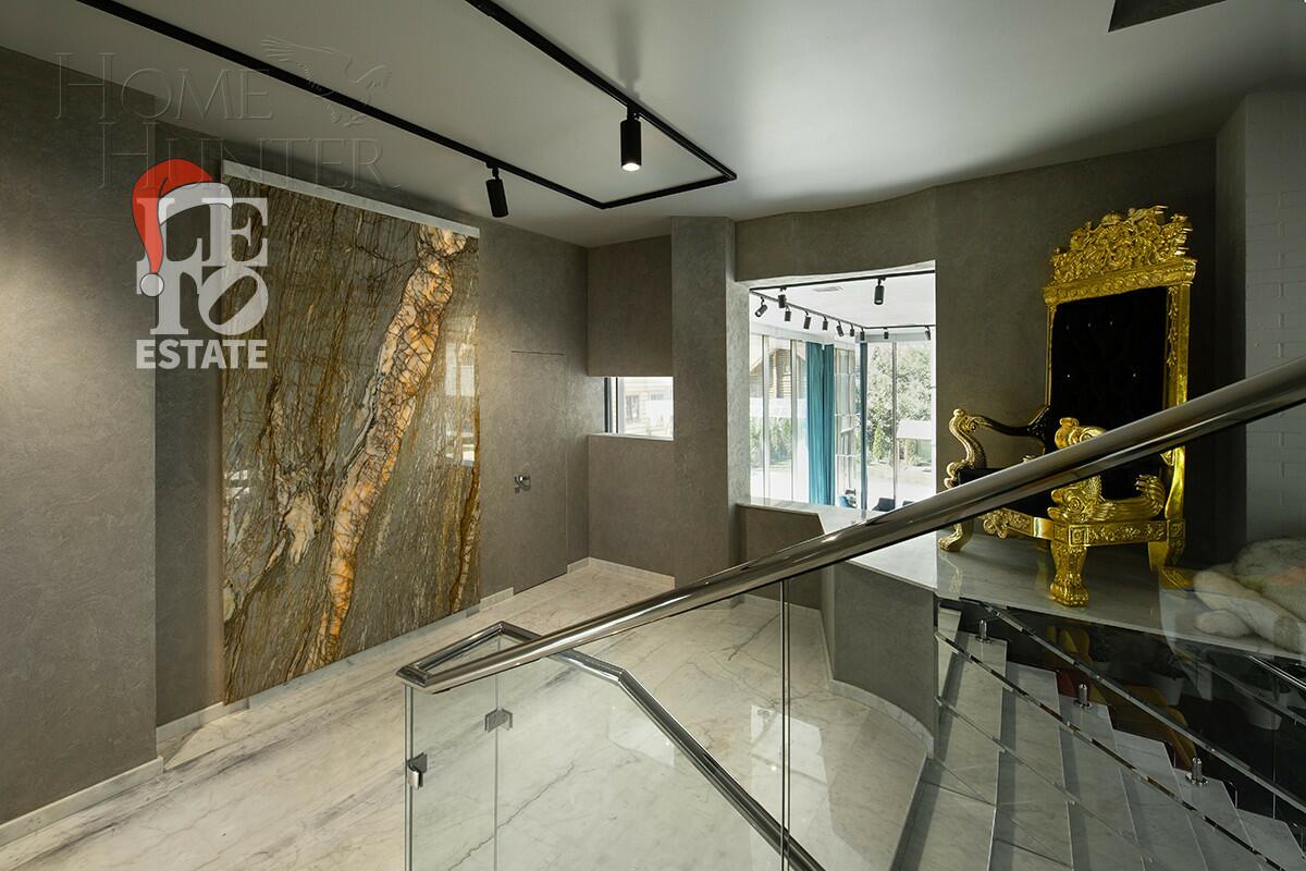 2-этажный коттедж 650 м² с отделкой