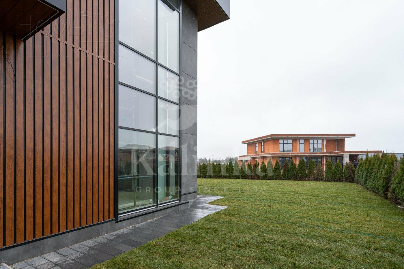 2-этажный коттедж 800 м² без отделки