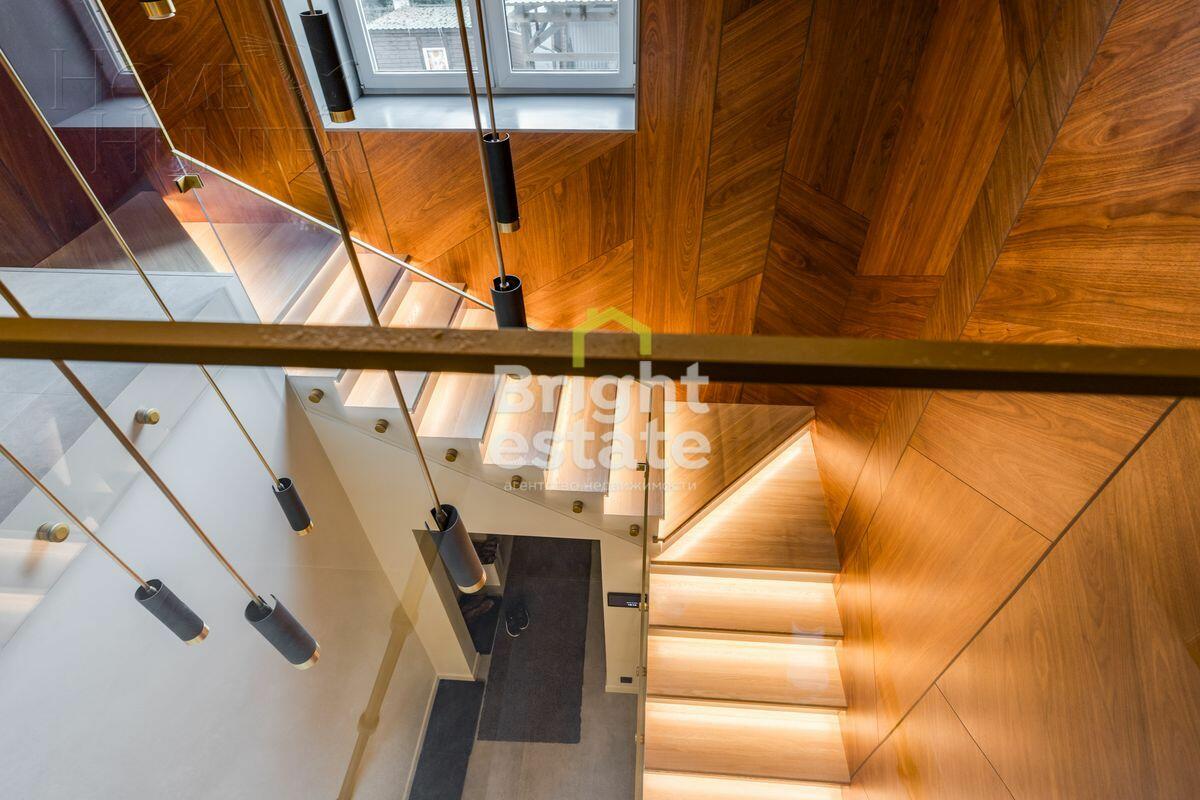 2-этажный коттедж 370 м² с отделкой