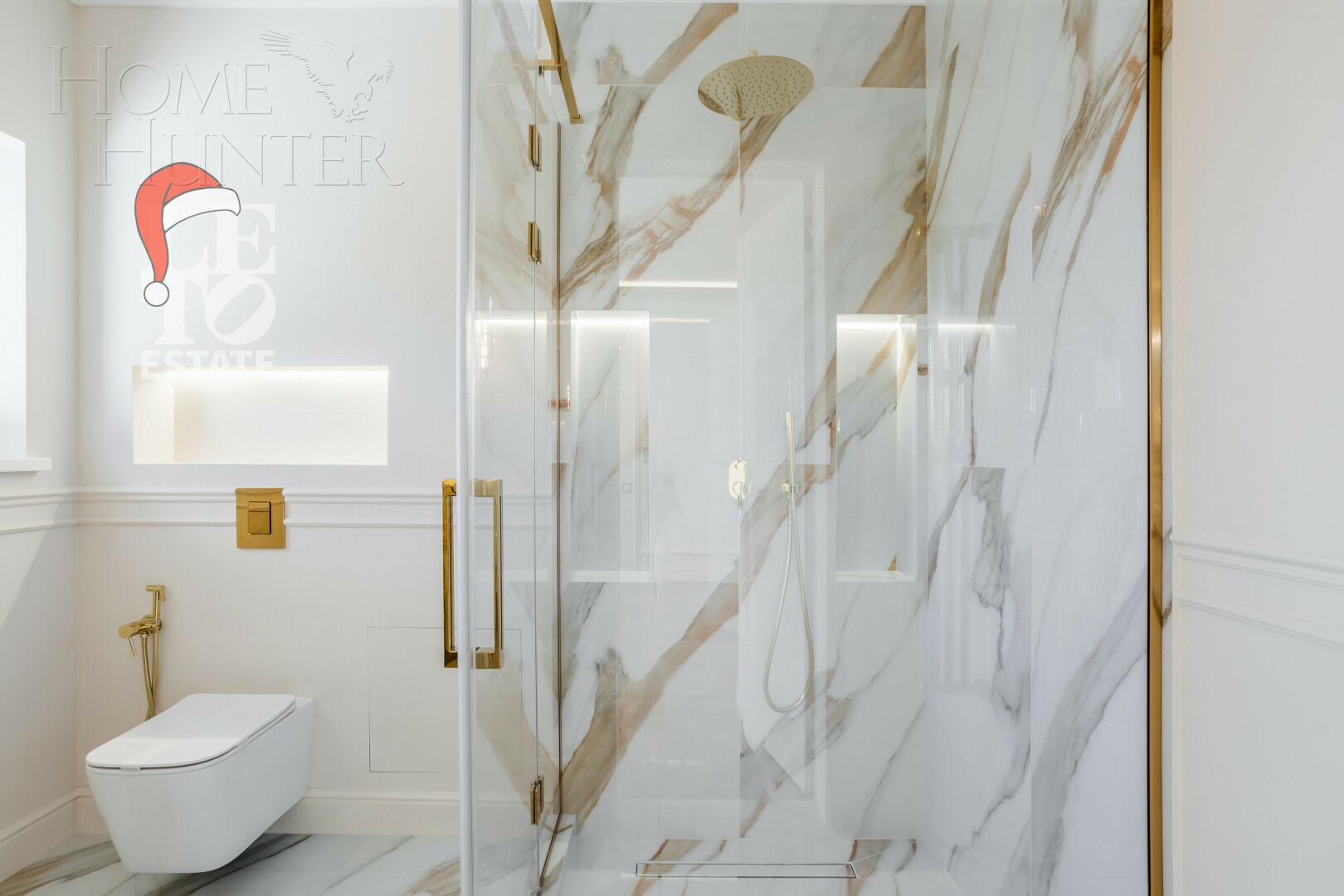 2-этажный коттедж 240 м² с отделкой