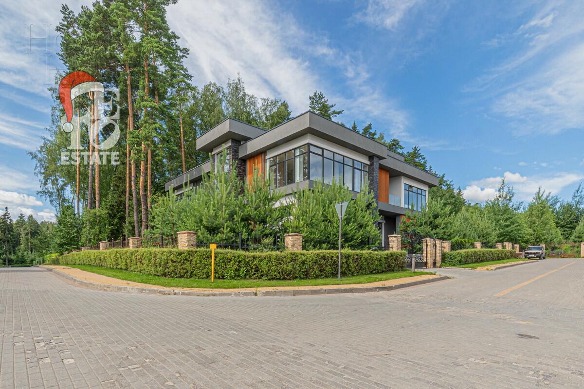 2-этажный коттедж 720 м² с отделкой