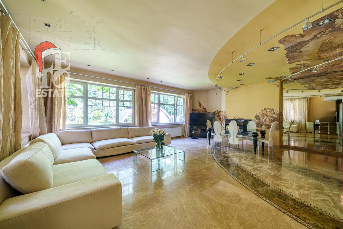 3-этажный коттедж 640 м² с отделкой