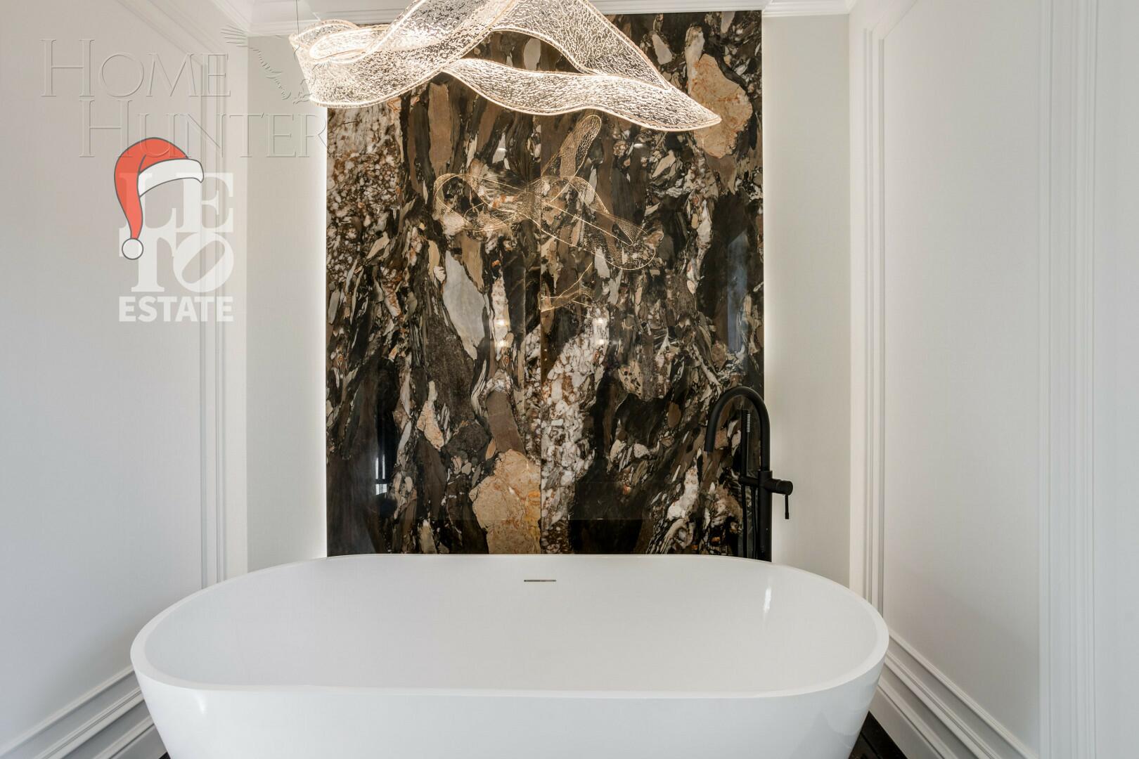 2-этажный коттедж 240 м² с отделкой