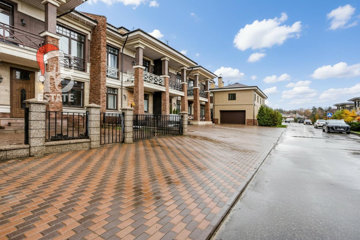 2-этажный таунхаус 440 м² с отделкой