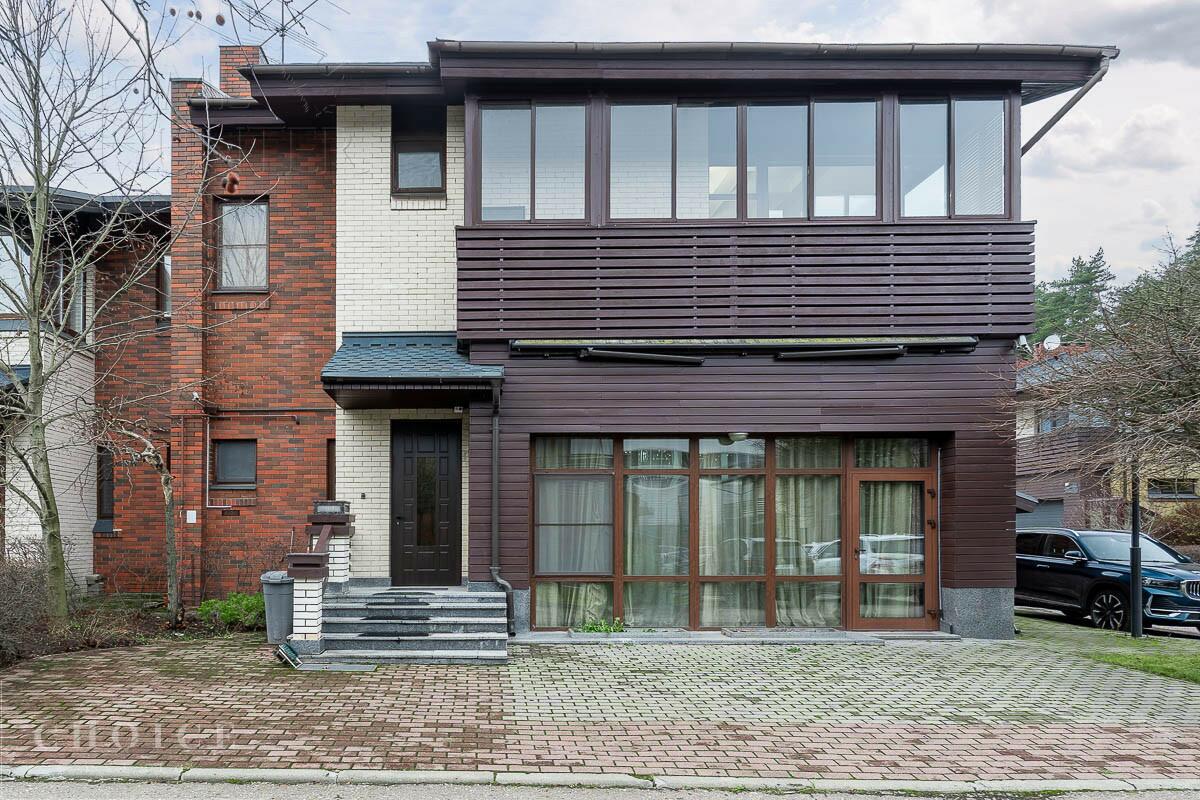 2-этажный таунхаус 322 м² с отделкой