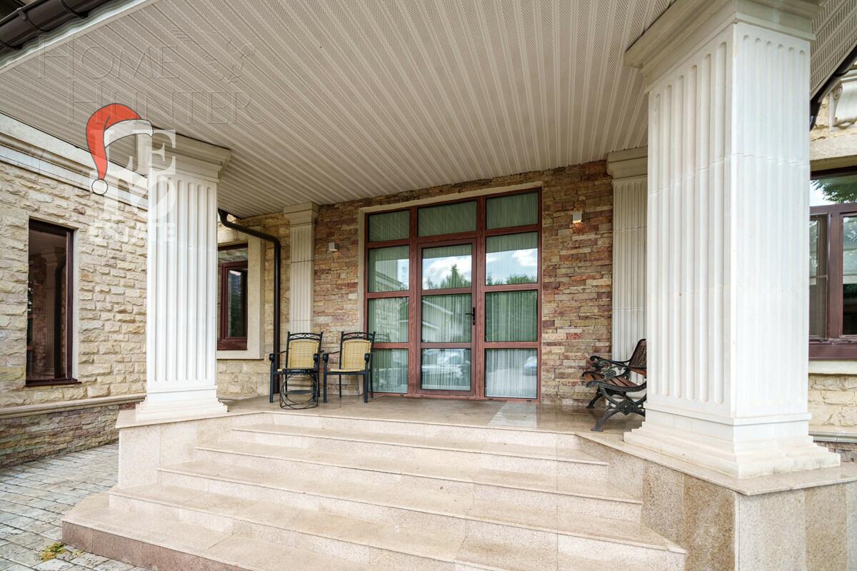 3-этажный коттедж 640 м² с отделкой