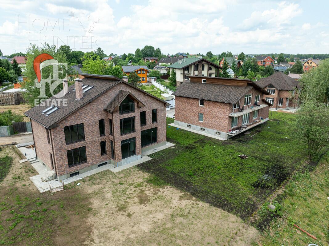 2-этажный коттедж 398.2 м² без отделки