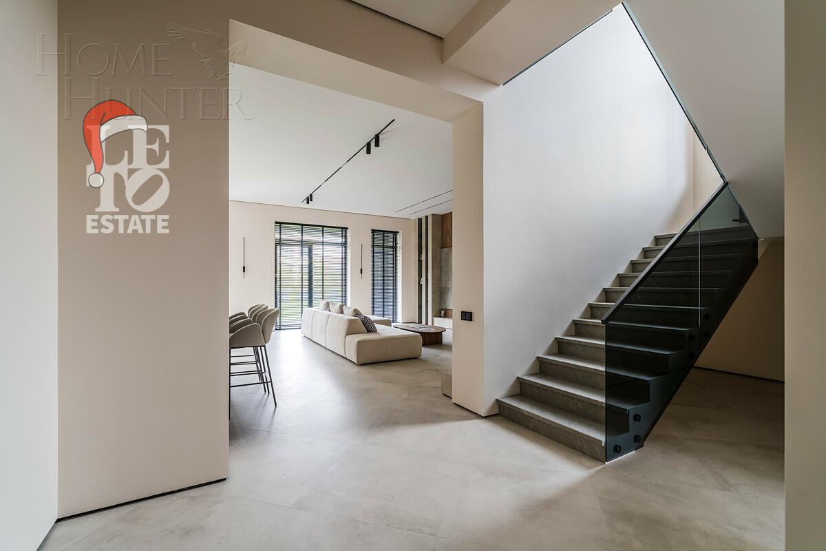 2-этажный коттедж 300 м² с отделкой