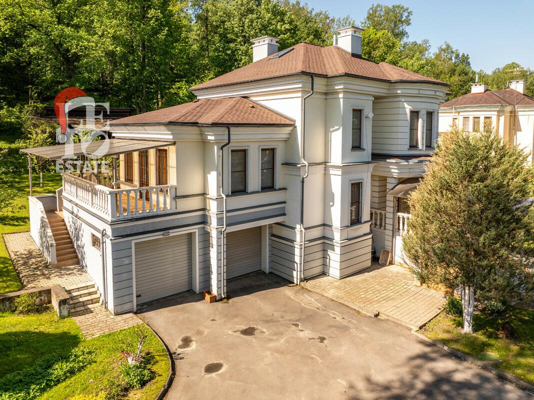 2-этажный коттедж 350 м² с отделкой