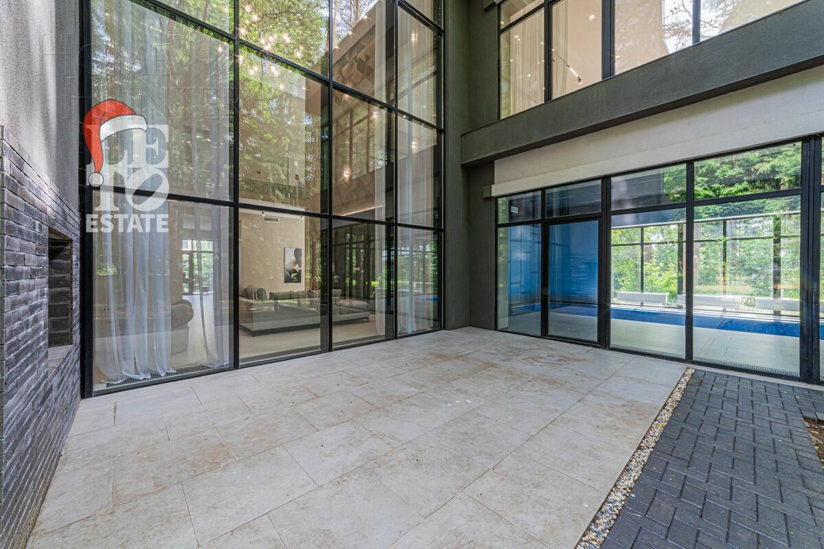 2-этажный коттедж 720 м² с отделкой