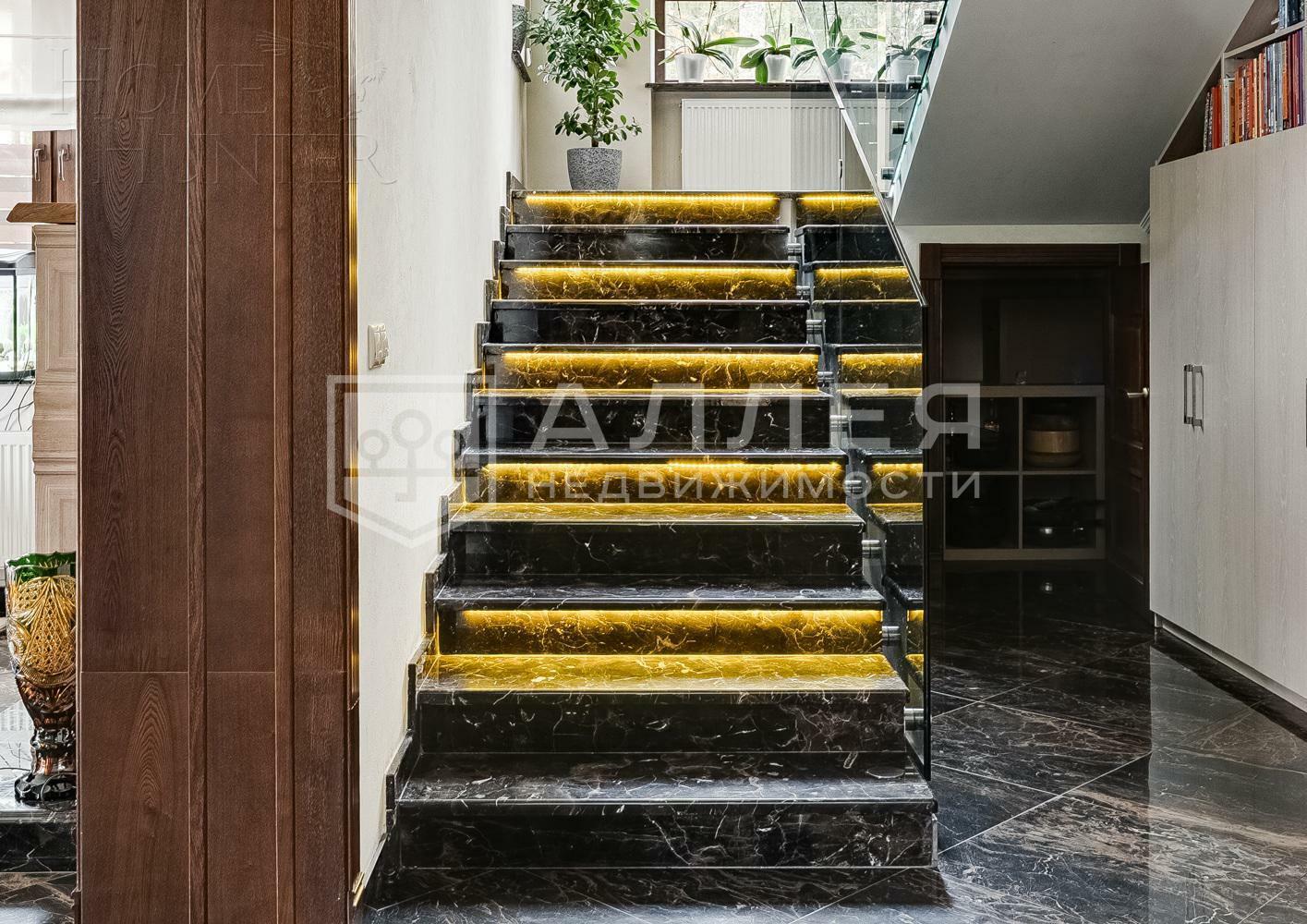 2-этажный коттедж 450 м² с отделкой