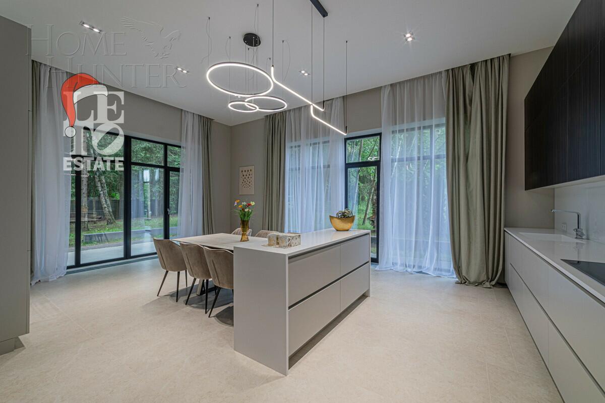 2-этажный коттедж 720 м² с отделкой