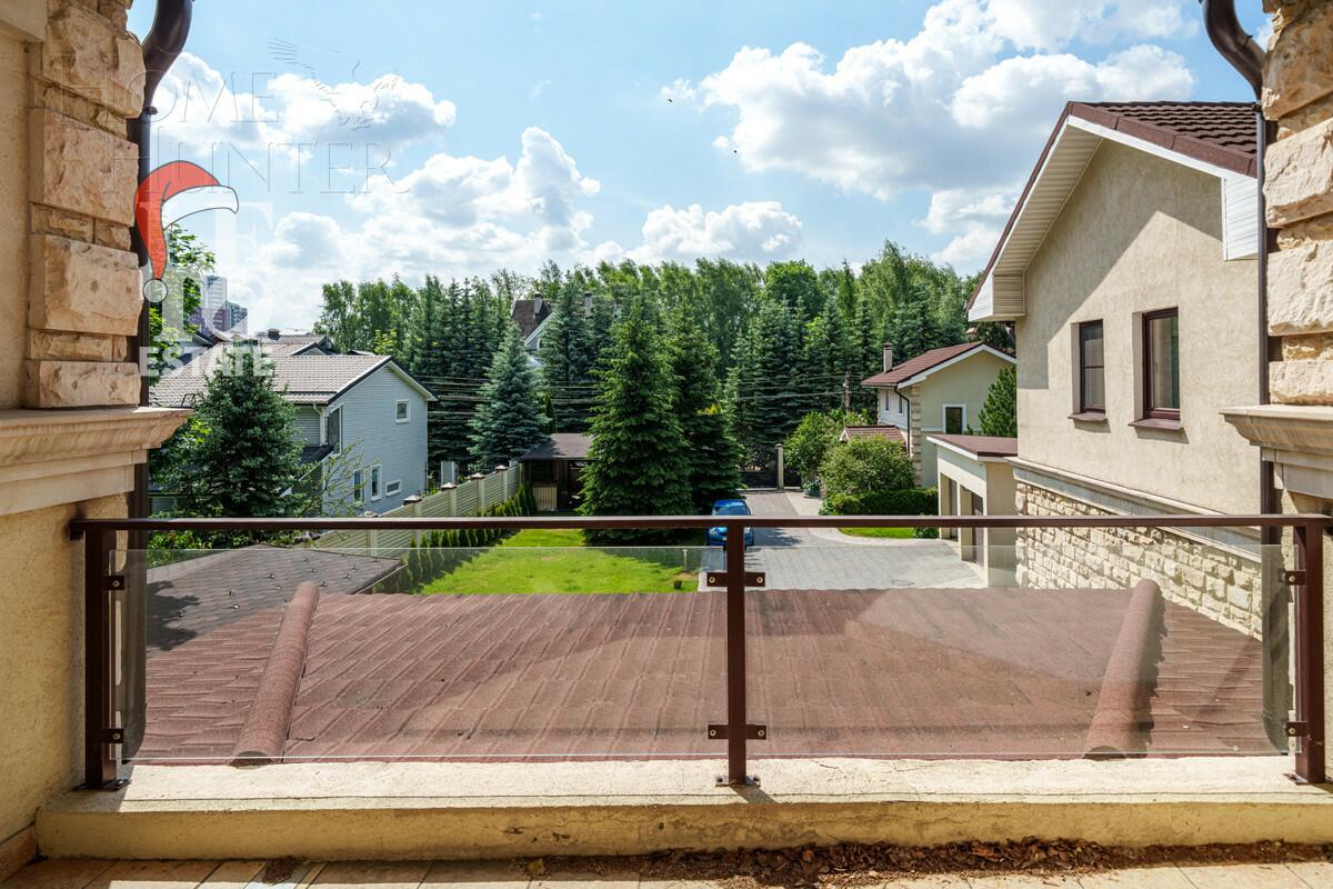 3-этажный коттедж 640 м² с отделкой