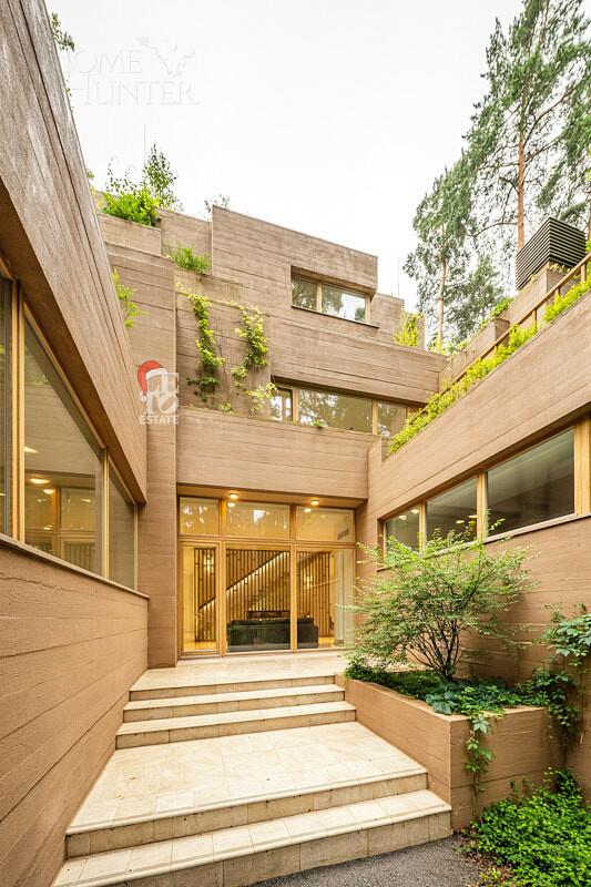 2-этажный коттедж 1 330 м² с отделкой