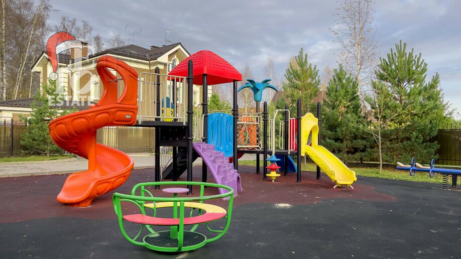 2-этажный коттедж 320 м² без отделки