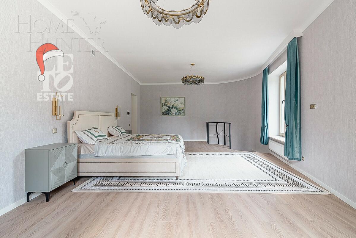 3-этажный коттедж 1 241 м² с отделкой