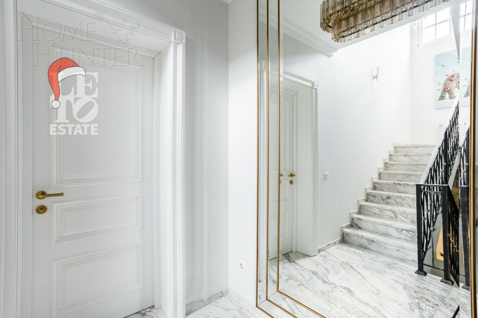 3-этажный коттедж 550 м² с отделкой