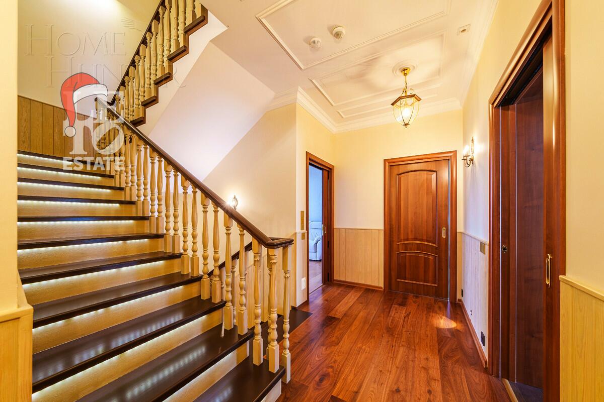 3-этажный коттедж 500 м² с отделкой