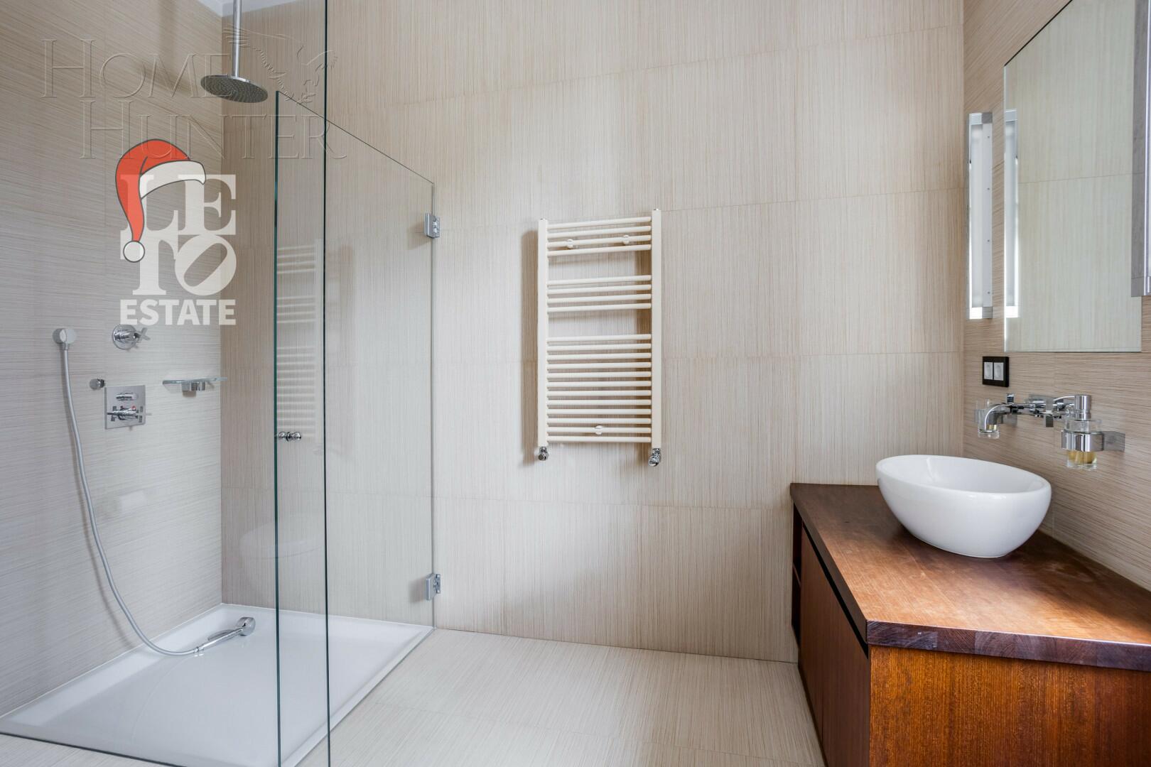 2-этажный коттедж 1 438 м² с отделкой