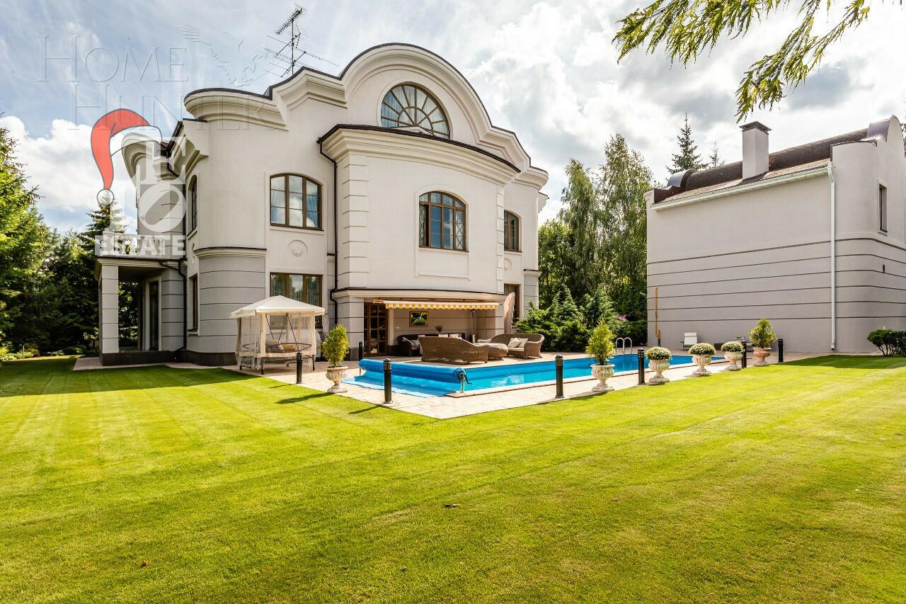 3-этажный коттедж 750 м² с отделкой