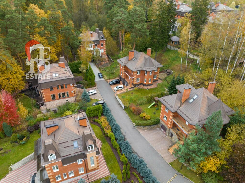 2-этажный коттедж 440.2 м² с отделкой