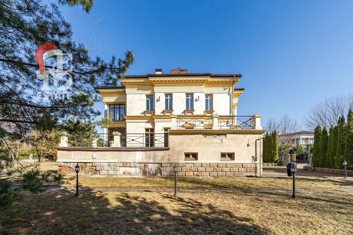 2-этажный коттедж 800 м² с отделкой