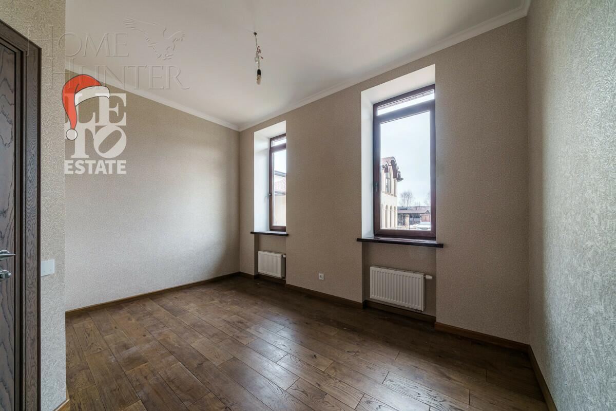 2-этажный коттедж 400 м² с отделкой