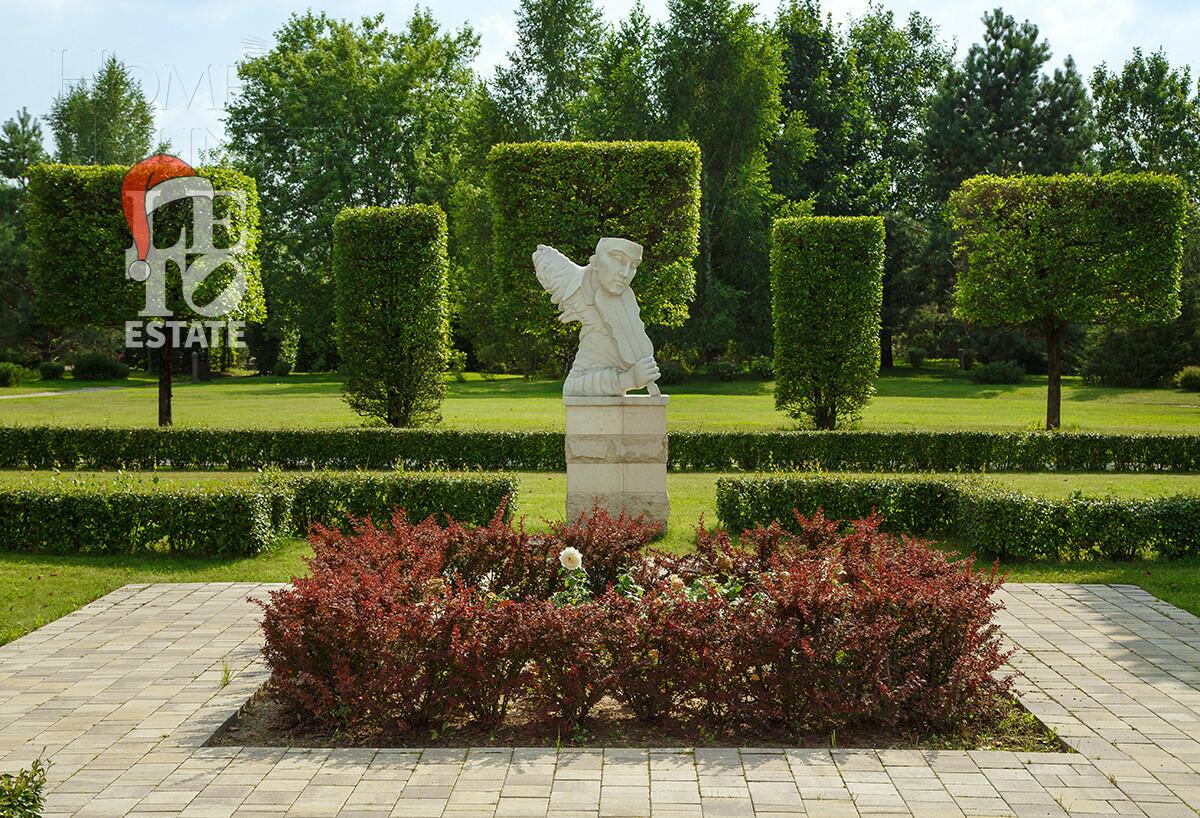 2-этажный коттедж 703 м² без отделки