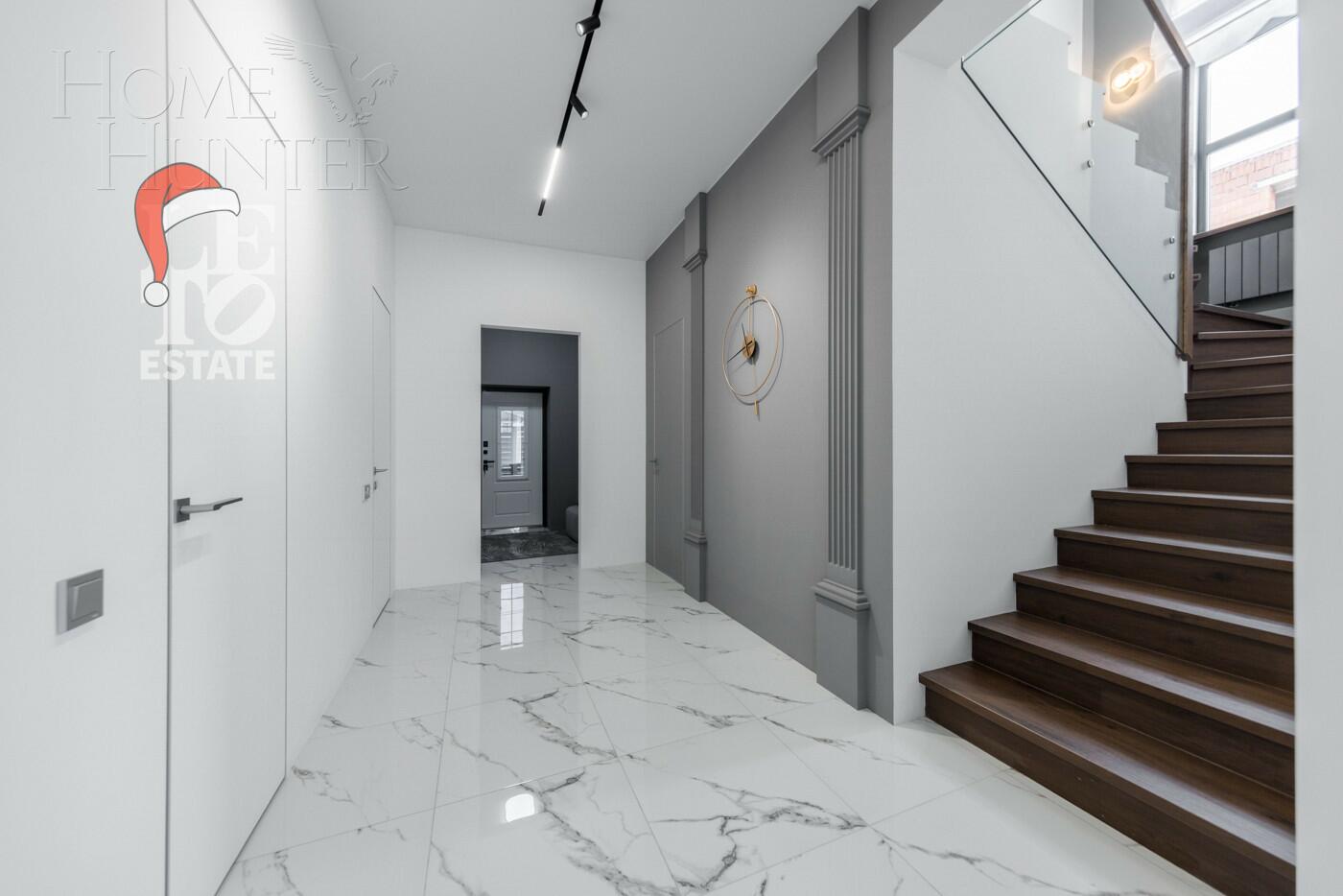 2-этажный коттедж 238.4 м² с отделкой