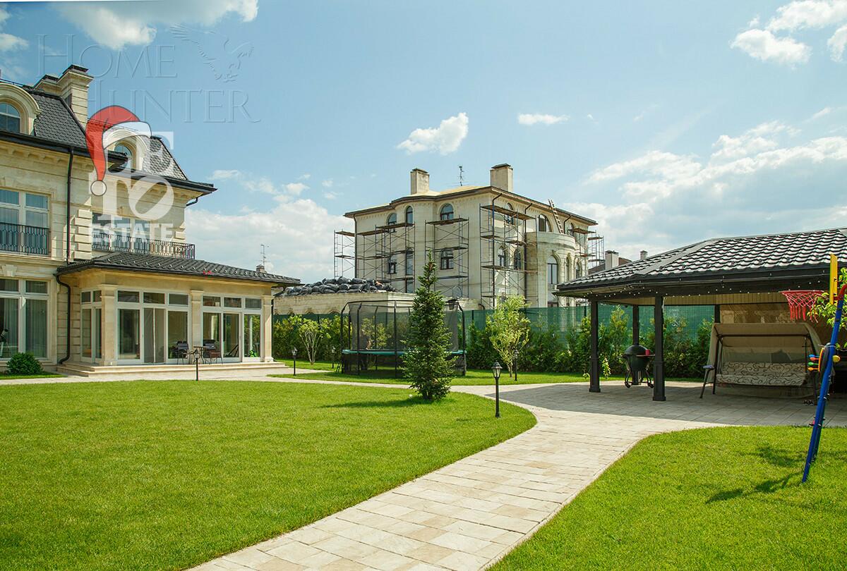 2-этажный коттедж 1 200 м² с отделкой