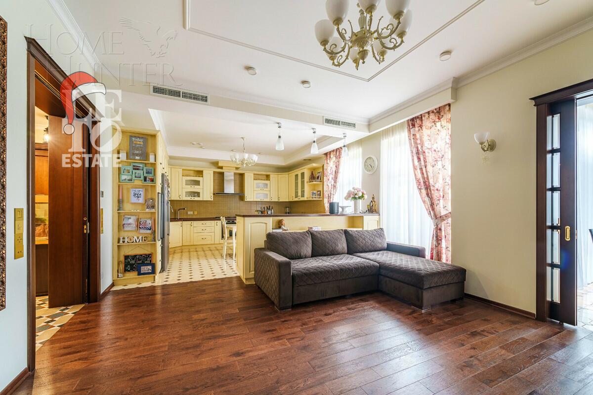 3-этажный коттедж 500 м² с отделкой