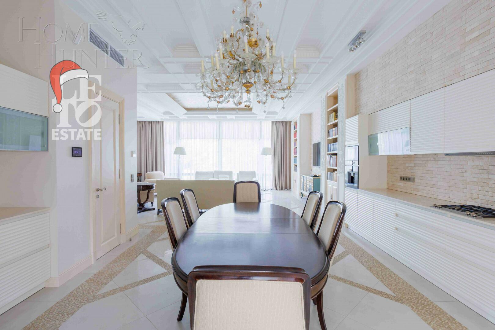 3-этажный таунхаус 340 м² с отделкой