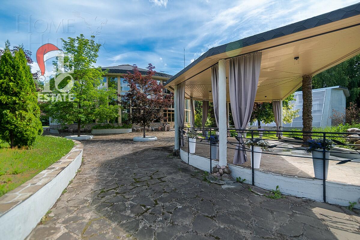 3-этажный коттедж 1 241 м² с отделкой