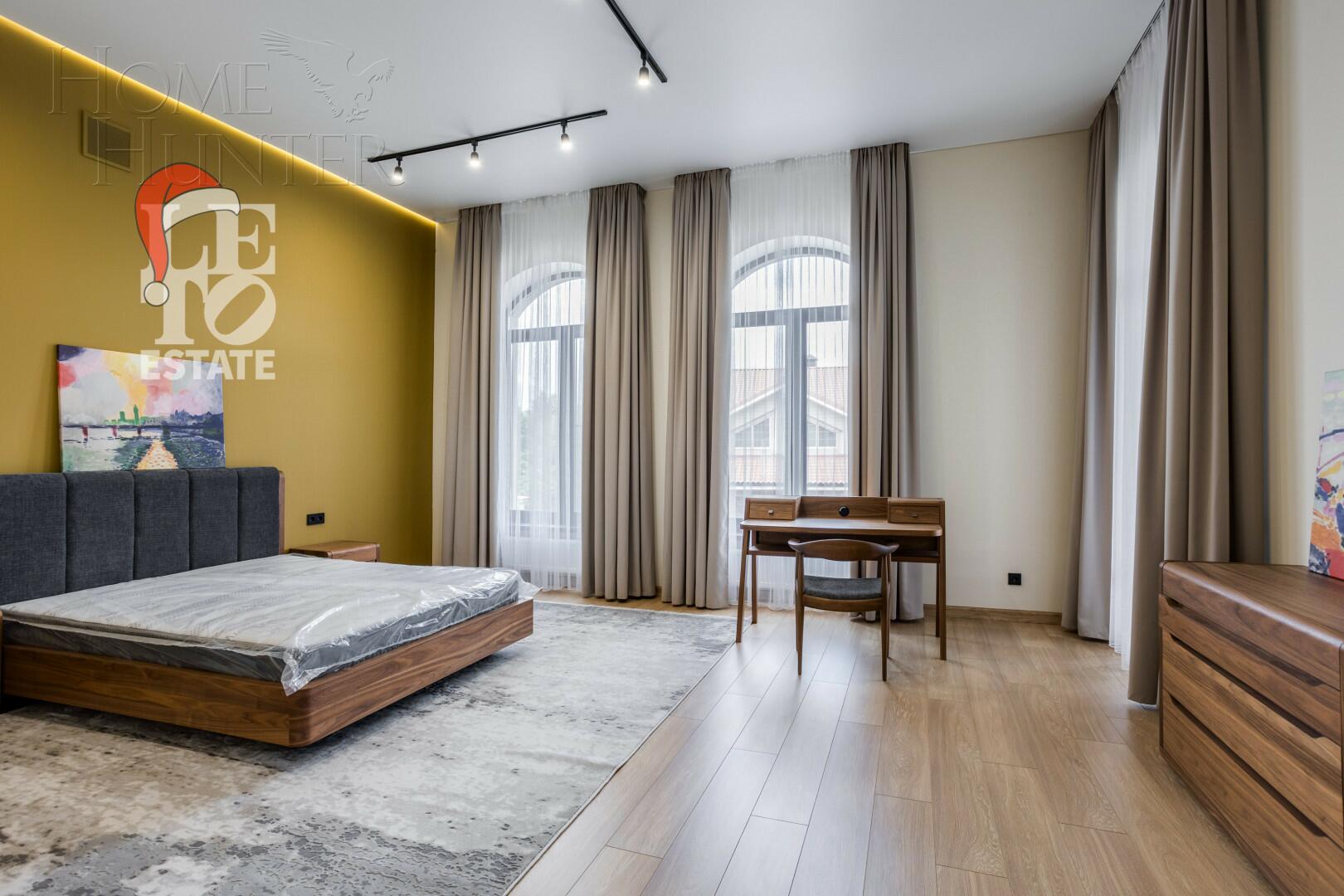 2-этажный коттедж 1 300 м² без отделки